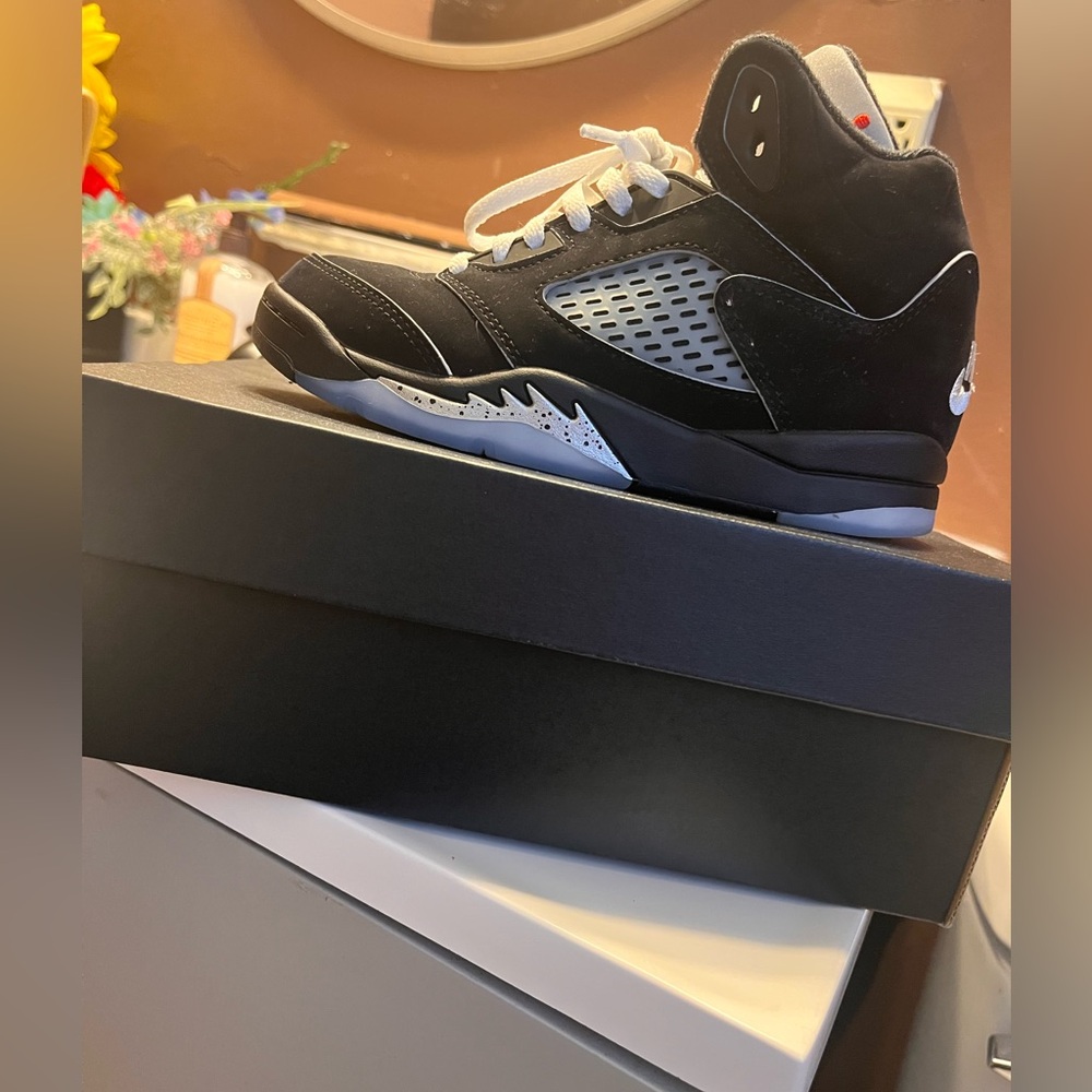 Kids Jordan 5s Retro OG SIZE 1 Little Kids - Picture 2 of 8